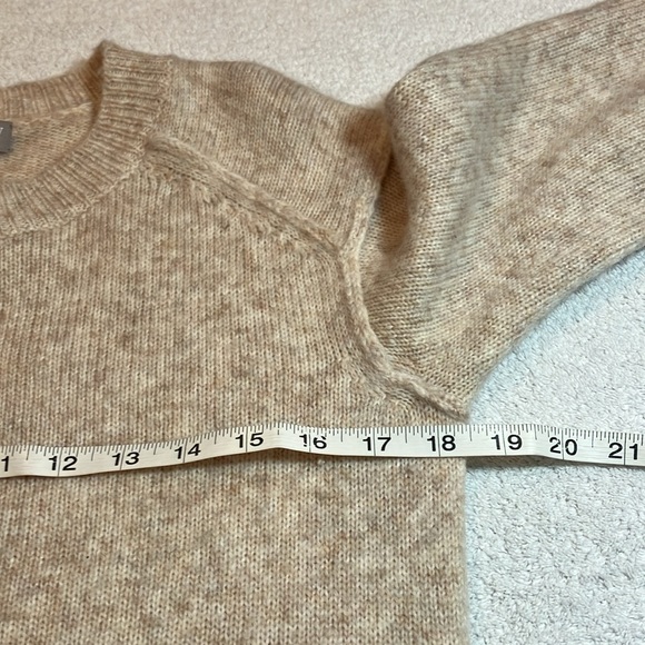 J Crew tan oversized super soft sweater - Picture 6 of 7